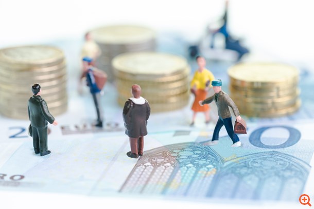 Πληθαίνουν οι "τρύπες", έρχεται το νέο Ασφαλιστικό