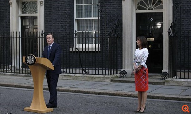 Την παραίτησή του από πρωθυπουργός ανακοίνωσε ο D. Cameron