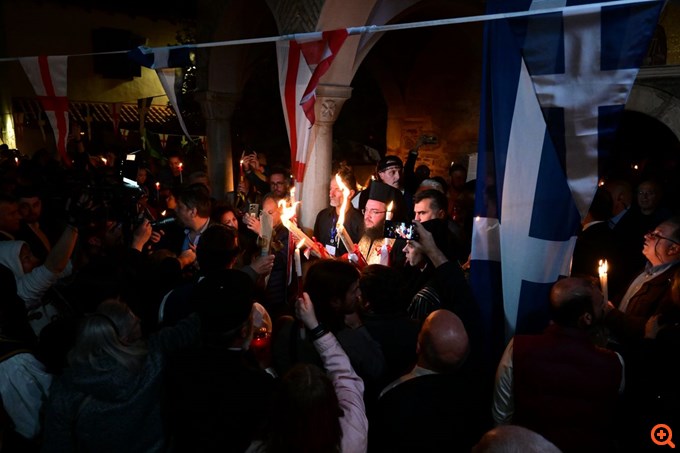 Με κατάνυξη γιορτάστηκε η Ανάσταση σε όλη την Ελλάδα