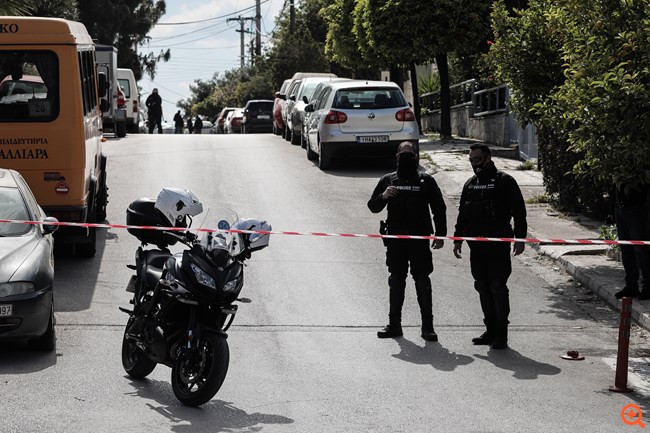 Σκότωσαν τον δημοσιογράφο Γιώργο Καραϊβάζ - Τον πυροβόλησαν έξω από το σπίτι του