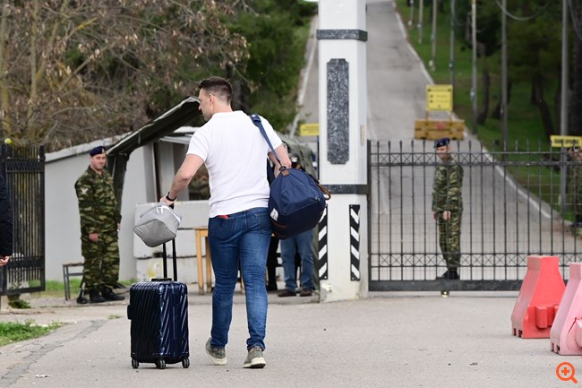 Ο Στέφανος Κασσελάκης παρουσιάστηκε στο στρατοπέδο της Θήβας
