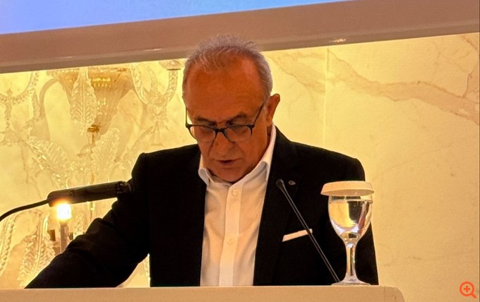 Βασίλης Κολιος