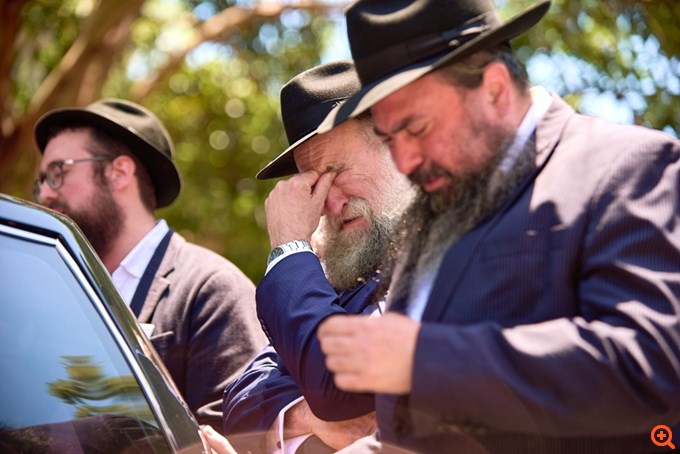 Επίθεση στο Σίδνεϊ: Για τρομοκρατία και άλλα 58 αδικήματα κατηγορείται ο δράστης - Ξεκίνησαν οι κηδείες των θυμάτων