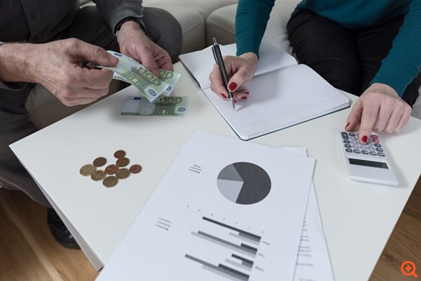 Πέντε μήνες νόμος Κατρούγκαλου: Σοκ στα Ταμεία, νέες μειώσεις ενόψει