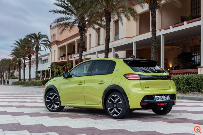 Αποστολή στη Βαρκελώνη: Οδηγούμε το νέο Peugeot e-208