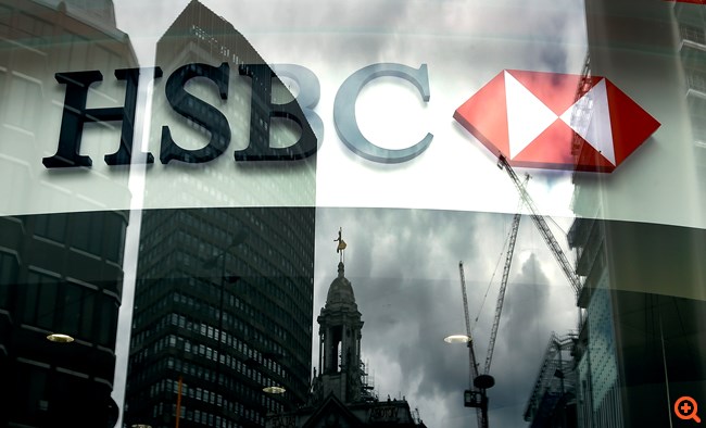 HSBC: Ουδέτερη στάση για τις ελληνικές μετοχές, ευάλωτες οι τράπεζες – Στο 8,2% η ύφεση της Ελλάδας