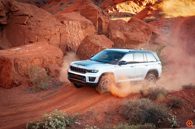 To νέο Jeep Grand Cherokee αποκαλύπτεται