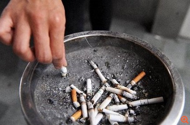 Λιγότερα τσιγάρα για πολλά χρόνια ή πολλά τσιγάρα για λίγα χρόνια;