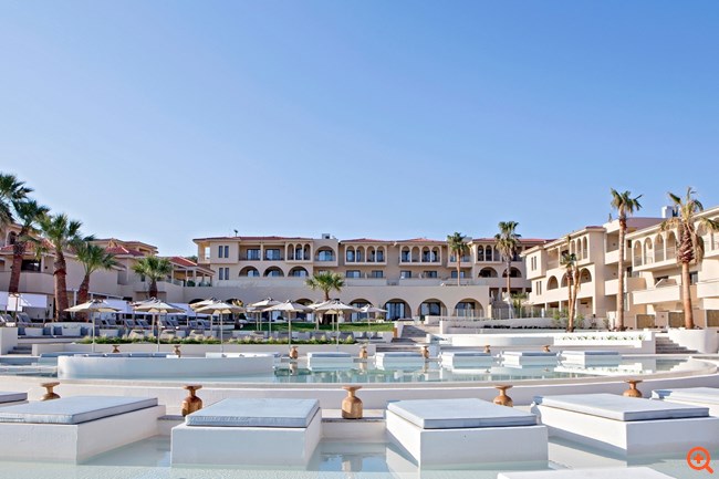 H SWOT Hospitality ανακοινώνει τη συνεργασία της με την Bain Capital