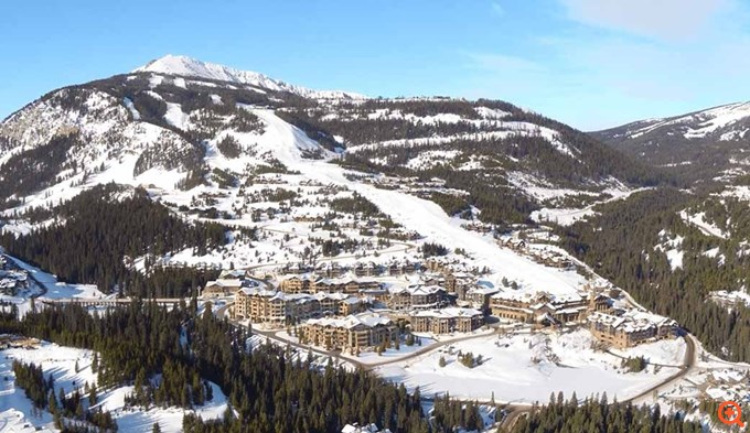 Simpas: Κουφώματα από τα Γιάννενα στο σαλέ της Jennifer Lopez στη Μοντάνα και στην έπαυλη του ιδιοκτήτη της Dell