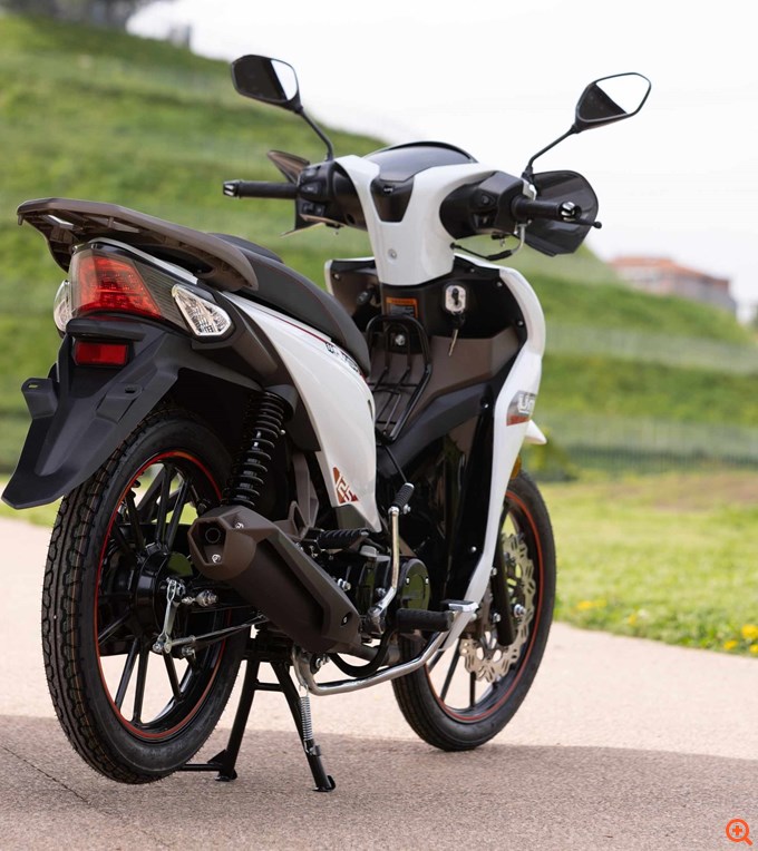 UM FLASH 125 LZ