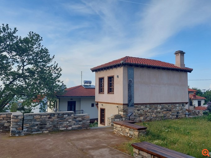 Το παλιό πέτρινο τυπικό σπίτι του Χορτιάτη