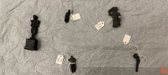 Χάλκινα ανθρωπόμορφα ειδώλια