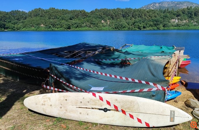 Απομάκρυνση παράνομων κατασκευών στη Λίμνη Ζηρού και πρόστιμο €6.000