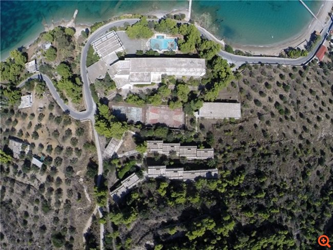 Πωλητήριο σε ξενοδοχείο στις Σπέτσες βάζει η Alpha Αστικά Ακίνητα