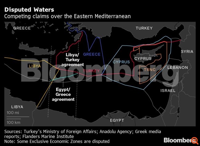 Bloomberg: Τουρκία και Ελλάδα στοχεύουν στη βελτίωση των δεσμών, με "αγκάθι" το Κυπριακό