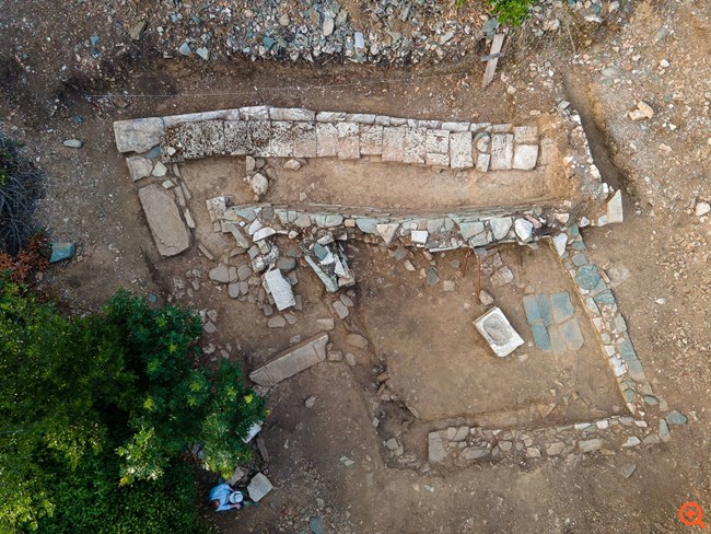 Εντυπωσιακά αρχιτεκτονικά κατάλοιπα μνημειακού κτηρίου έφερε στο φως η έρευνα στη θέση "Σκιαθάς"