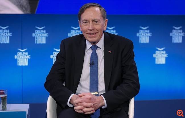 David Petraeus: H Ρωσία δε θα σταματήσει στην Ουκρανία