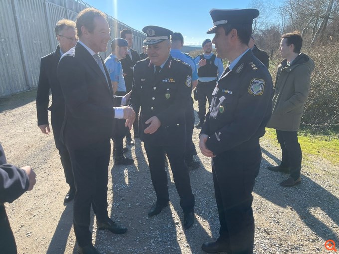 Έβρος: Τον φράχτη στα ελληνοτουρκικά σύνορα επισκέφθηκε ο ΥΠΕΞ της Ολλανδίας