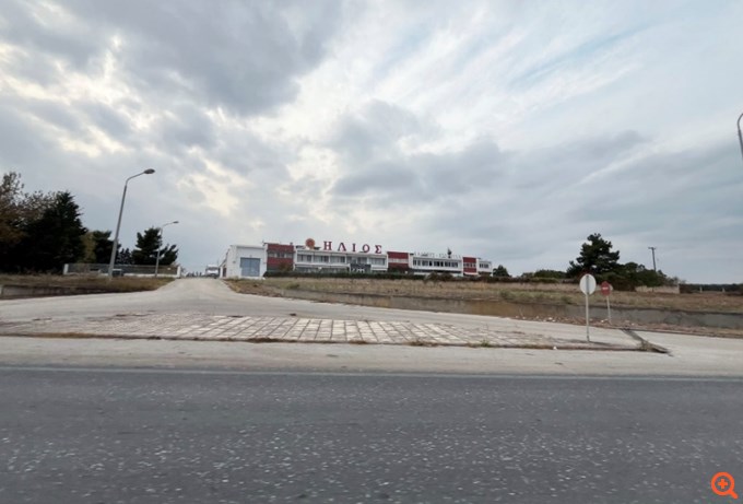 Helios: Στο σφυρί το εργοστάσιο της ιστορικής βιομηχανίας εσωρούχων – Η σχέση με τη Μουζάκης