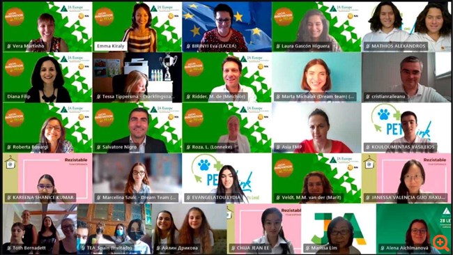 Petlink: Παγκόσμια επιτυχία για την ελληνική μαθητική "start up" που σχεδίασε την πιο έξυπνη υιοθεσία αδέσποτων σκύλων