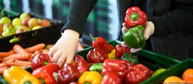 Σχέδια για υποχρεωτικές δωρεές τροφίμων σούπερ μάρκετ