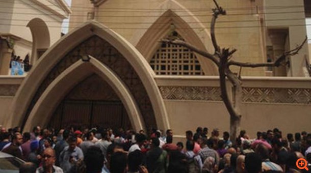 Αίγυπτος: Δύο αιματηρές βομβιστικές επιθέσεις σε κοπτικές εκκλησίες