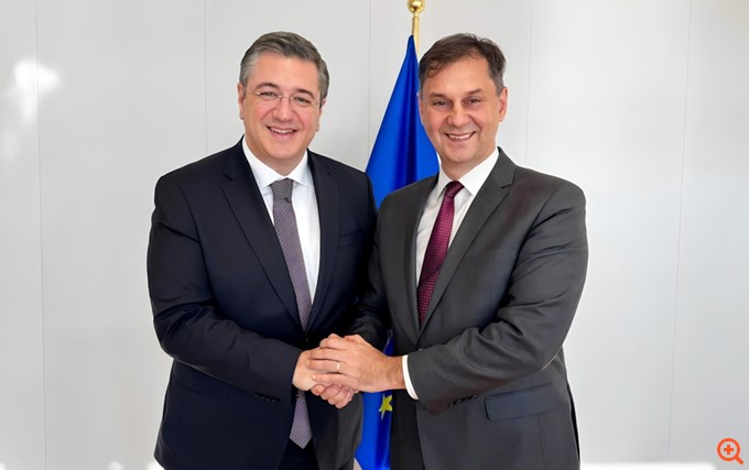 Συνάντηση Χ. Θεοχάρη με Απ. Τζιτζικώστα για την υποψηφιότητά του στον ΠΟΤ