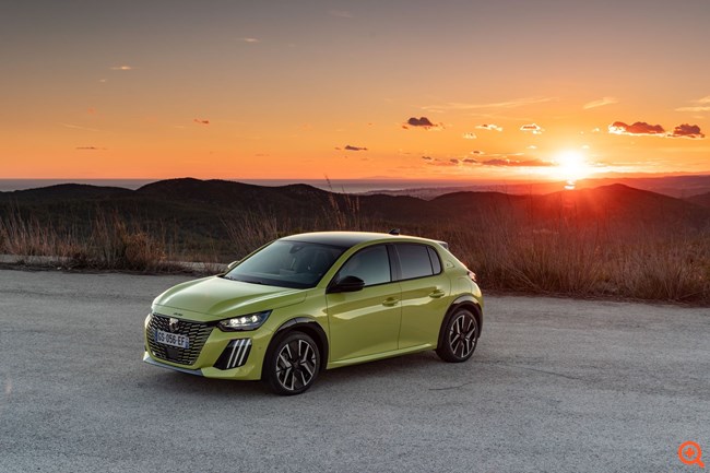 PEUGEOT E-208