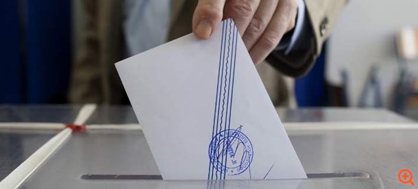 4,4 μονάδες μπροστά η ΝΔ σε νέα δημοσκόπηση