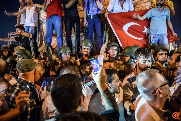Καταιγιστικές εξελίξεις στην Τουρκία, μετά την απόπειρα πραξικοπήματος