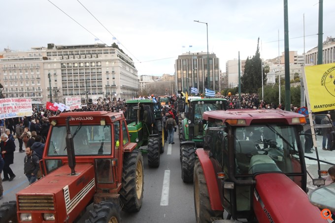 τρακτερ Συνταγμα
