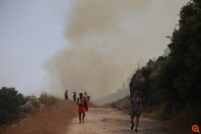 Πυρκαγιά στην βόρεια Κέρκυρα
