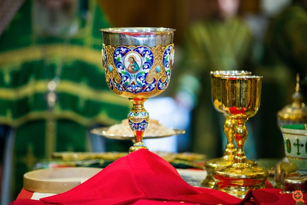 Είναι "υποχρεωτικό" να κοινωνήσει το παιδί το Πάσχα;