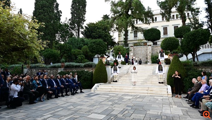 Με τη δεξίωση στον κήπο του Προεδρικού Μεγάρου ολοκληρώθηκαν οι εκδηλώσεις για τα 50 χρόνια από την αποκατάσταση της Δημοκρατίας