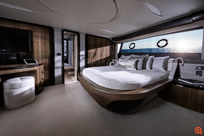 Lexus Yacht LY 680