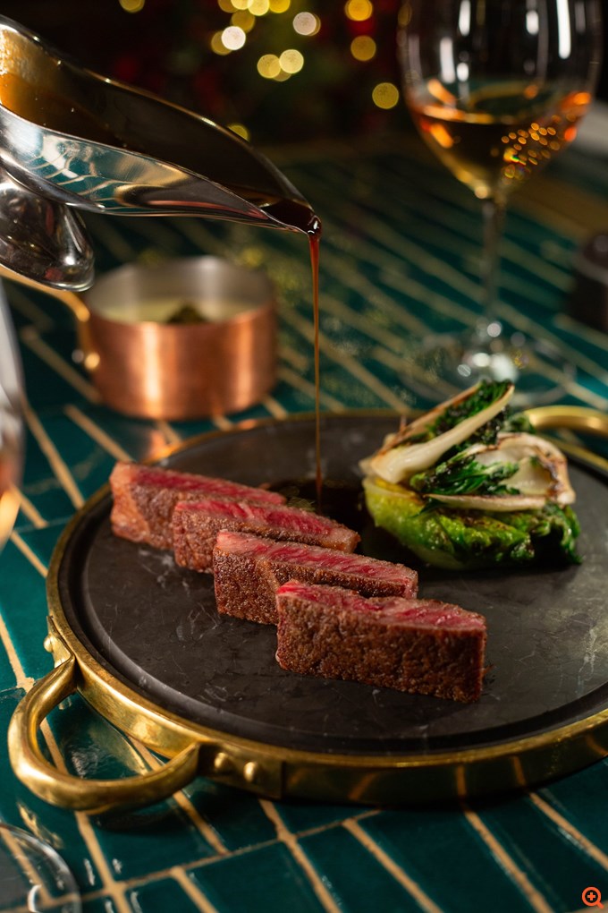Το Beefbar Athens υποδέχεται τις γιορτές γεμάτο λάμψη και cosmopolitan vibes