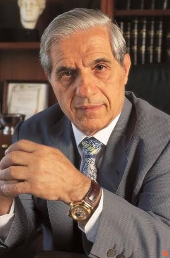 Ο γιoς του φαρμακοποιού που έγινε ο "πατριάρχης" της ελληνικής φαρμακοβιομηχανίας