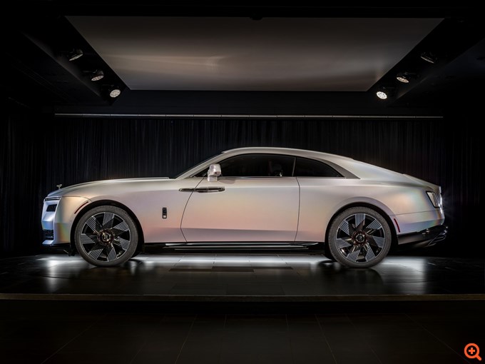 Αυτή είναι η μοναδική Rolls Royce Spectre Lunaflair και δημιουργήθηκε κατά παραγγελία