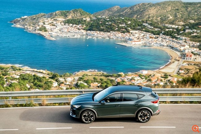 To plug-in υβριδικό CUPRA Formentor καταφέρνει να είναι δυνατό και οικονομικό