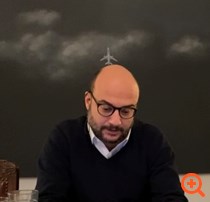 Η σκόνη της πραγματικότητας και τα φαντάσματα του παρελθόντος