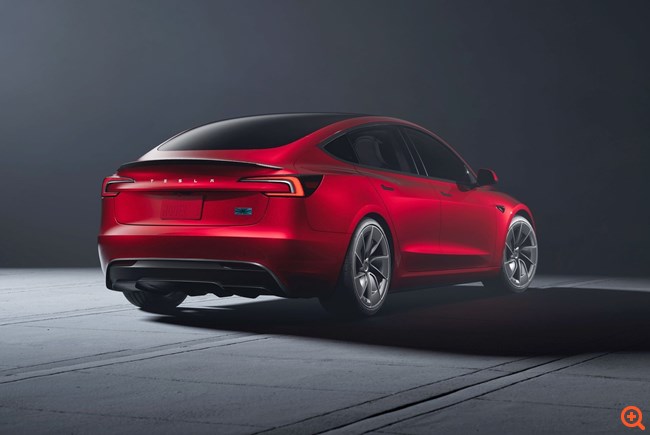 Στην Ελλάδα το Tesla Model 3 Performance: Η τιμή της τετρακίνητης ηλεκτρικής μπερλίνας των 510 ίππων