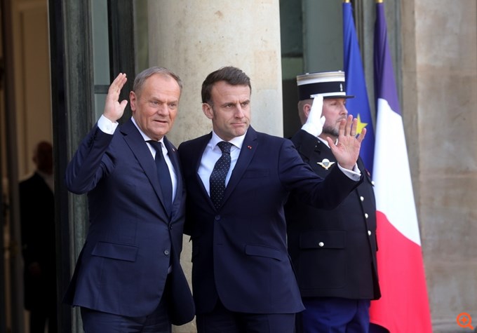 tusk macron