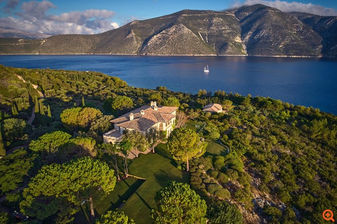 Sotheby’s: Έως 1 δισ. ευρώ ο ετήσιος όγκος πωλήσεων πολυτελών κατοικιών στην Ελλάδα