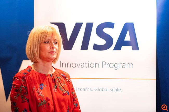 Νέες λύσεις ψηφιακών πληρωμών από Visa και  CrowdPolicy