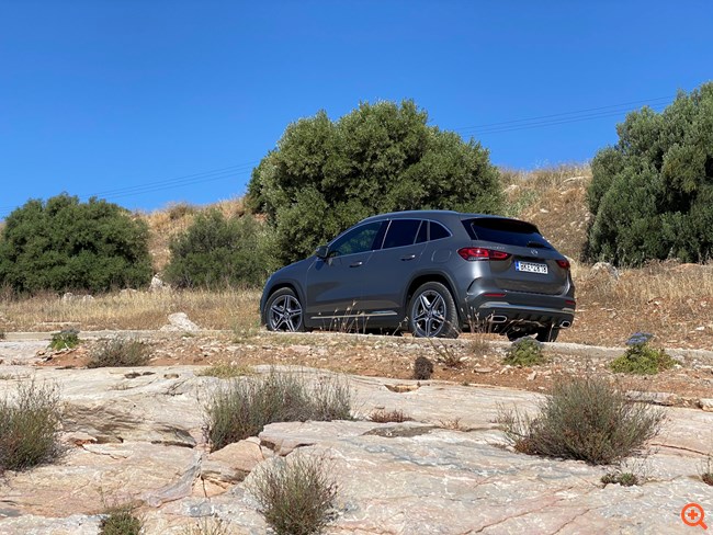 Οδηγούμε τη νέα Mercedes-Benz GLA 200