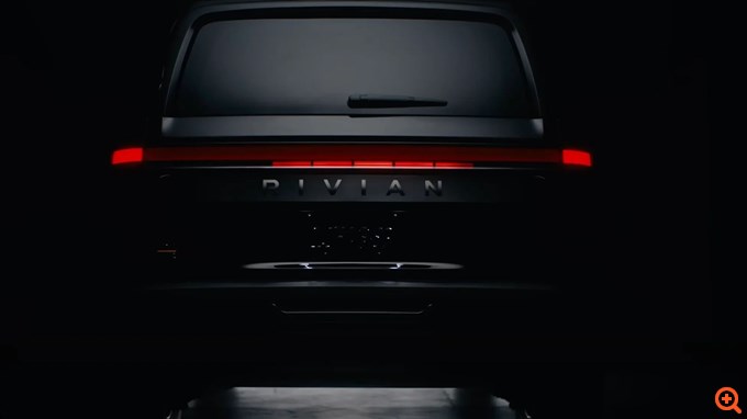 Η εντυπωσιακή ιδέα της Rivian για το Halloween με Ιππότη της Ασφάλτου (video)