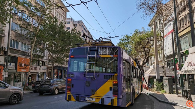 Πανεπιστημίου: Καλώδιο τρόλεϊ έπεσε σε τουριστικό λεωφορείο - Τραυματίστηκαν έξι τουρίστες