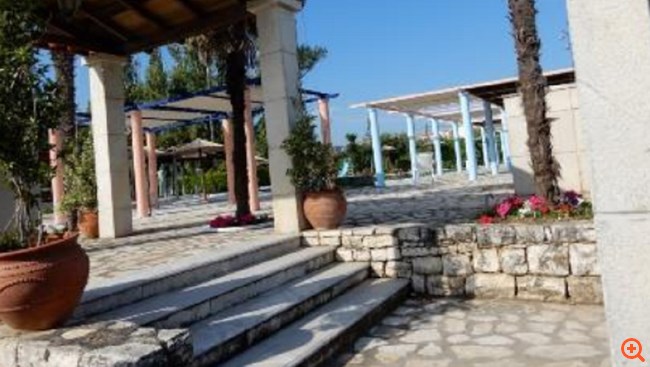 "Βαρύ" σφυρί για δύο ξενοδοχεία 3 αστέρων στην Κέρκυρα