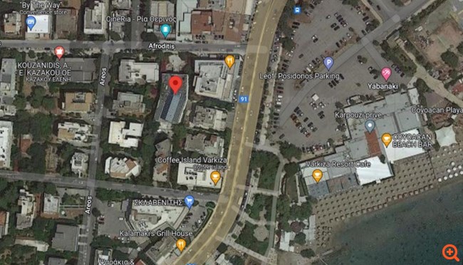 Οικογένεια Κουτρουλιά (Palmie bistro):  Στο "σφυρί" εμπορικό κέντρο στην Βάρκιζα